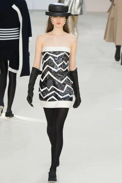 Look 60